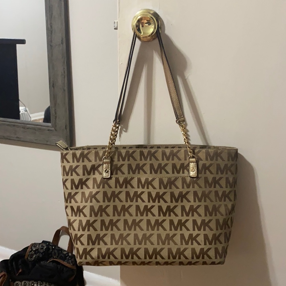 Michael Kors purse